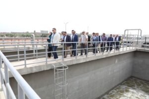 وزير الإسكان ومحافظ الشرقية يتفقدان مشروع صرف صحي ميت جابر بالمحافظة