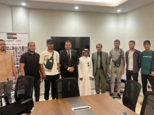 وزير العمل: تطورات إيجابية بشأن العامل الذي تعرض لتعنيف من جانب صاحب عمل سعودي