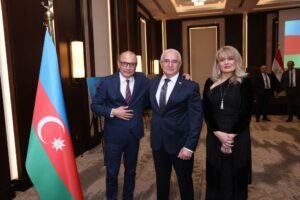 سفير تركيا بالقاهرة يهنئ أذربيجان بعيد النصر وعيد العلم ويؤكد متانة العلاقات الأخوية