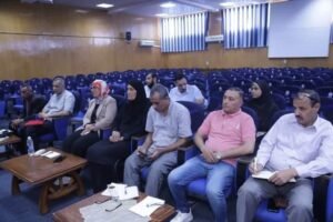  رئيس جامعة جنوب الوادى يناقش خطة تطوير المدن الجامعية