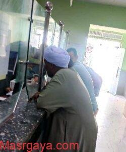 محافظ أسوان يتابع تلقى المراكز التكنولوجية لطلبات المواطنين للتصالح فى مخالفات البناء 