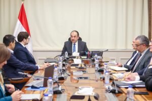 وزير قطاع الأعمال يتابع مشروع إقامة مجمع صناعي لرفع تركيز خام الفوسفات