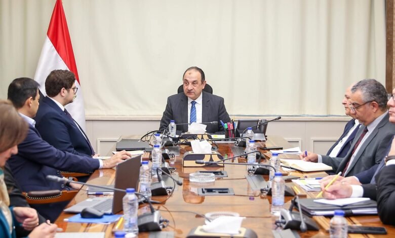 وزير قطاع الأعمال يتابع مشروع إقامة مجمع صناعي لرفع تركيز خام الفوسفات