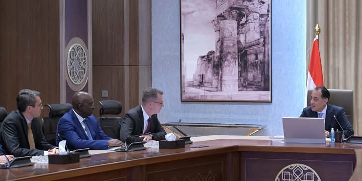 رئيس الوزراء يجتمع بنائب رئيس مؤسسة التمويل الدولية لأفريقيا