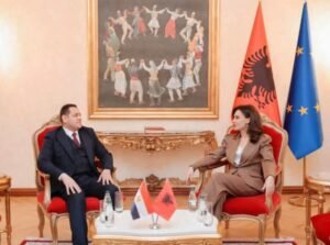 سفير مصر في تيرانا يلتقي برئيسة البرلمان الألباني