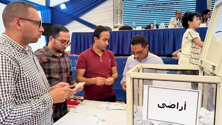 وزير الإسكان: تخصيص أراضٍ للمواطنين الذين تم توفيق أوضاعهم بقرعتين بالعبور الجديدة