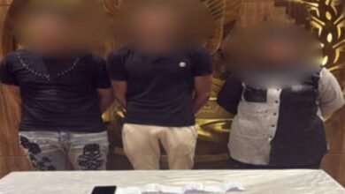 بينهم سيدة .. عصابة تستدرج سائقًا وتجبره على توقيع إيصالات أمانة