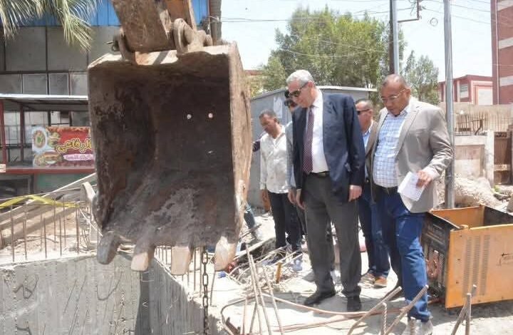 محافظ الغربية يتابع أعمال مشروع الصرف الصحي بمنطقة منشية التحرير عزبة الناموس بسمنود