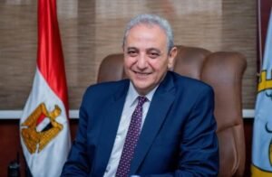 محافظ الغربية يتابع رش طبقة الـ mco تمهيدا لفرد طبقة الأسفلت بشارع عمر زعفان ببسيو