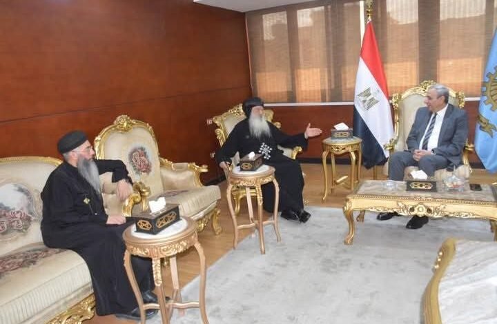 محافظ الغربية يستقبل الأنبا بولا للتهنئة بعيد الأضحى المبارك