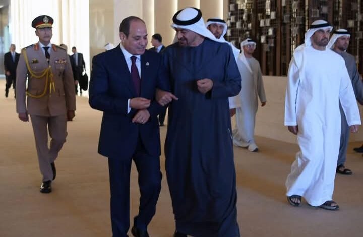 رئيس دولة الإمارات العربية المتحدة يستقبل الرئيس السيسى بمطار " أبوظبى الدولى "