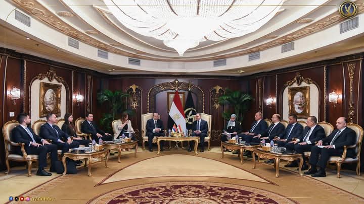 وزير الداخلية يستقبل رئيس الوزراء ووزير الداخلية بجمهورية صربيا