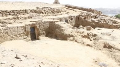 الكشف عن ثلاثة مقابر جديدة بجبانة قبة الهوا بأسوان من الدولة القديمة