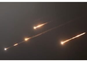 إيران تعلن بدء ردها "الساحق" على الهجمات الإسرائيلية بـ"مئات الصواريخ الباليستية"