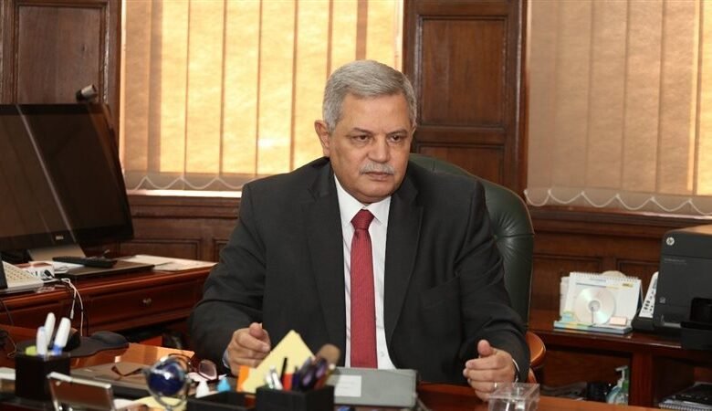 رئيس القابضة لمياه الشرب والصرف الصحي يهنئ الأوائل من خريجي المدارس الفنية