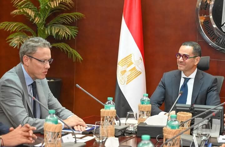 وزير الاستثمار يلتقي وفد شركة ببسيكو العالمية لاستعراض مشروعات الشركة