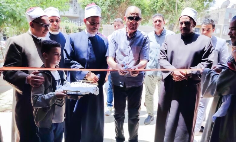 محافظ المنيا يفتتح مسجد الحمد ويؤدى صلاة الجمعة وسط الأهالى