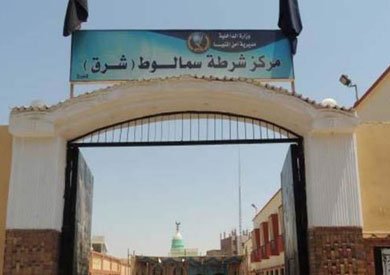 نيابة المنيا: التحقيق فى مقتل طفل على يد والده بسمالوط