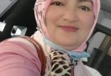 شاشات باهتة وبيوت باردة.. كيف سرق العالم الرقمي دفء العائلة؟