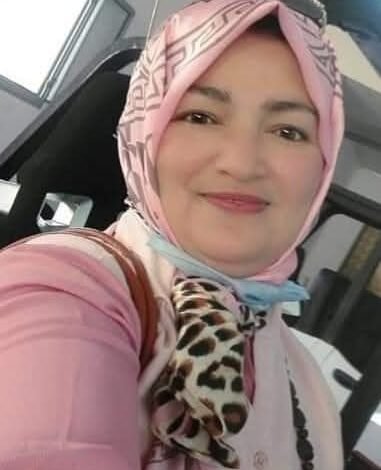 شاشات باهتة وبيوت باردة.. كيف سرق العالم الرقمي دفء العائلة؟